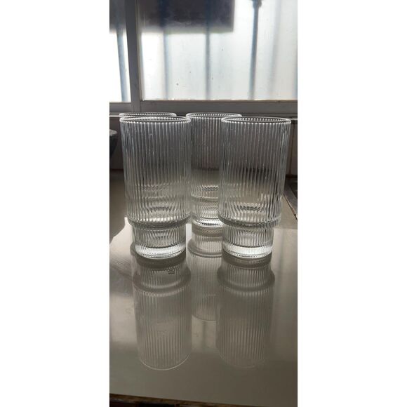 4pcs 11oz Glass Cups with Straws & 4pcs 6oz Cocktail Glasses - Picture 6 of 6